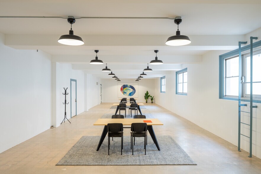 More Photos Of 1248 5th St, Santa Monica Office For Sale