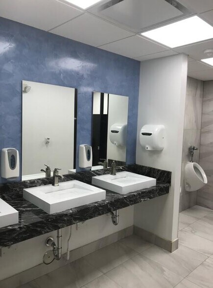 More Photos Of 499 NW 70th Ave, Plantation Office For Sale