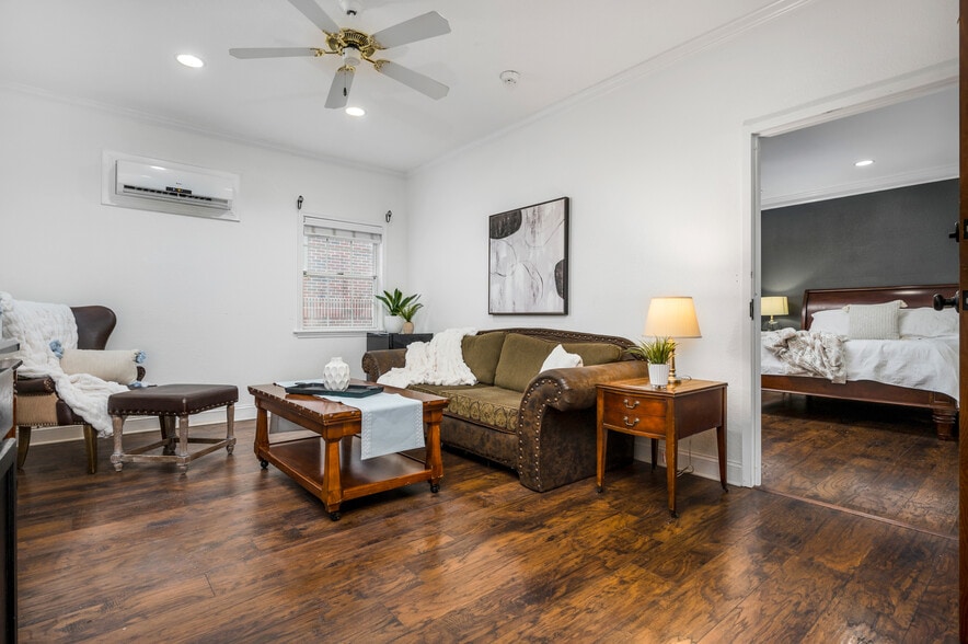 More Photos Of 27 S Park St, Dahlonega Hotel For Sale
