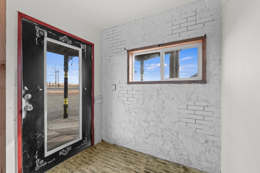 More Photos Of 30 Logan St, Davenport Hotel For Sale