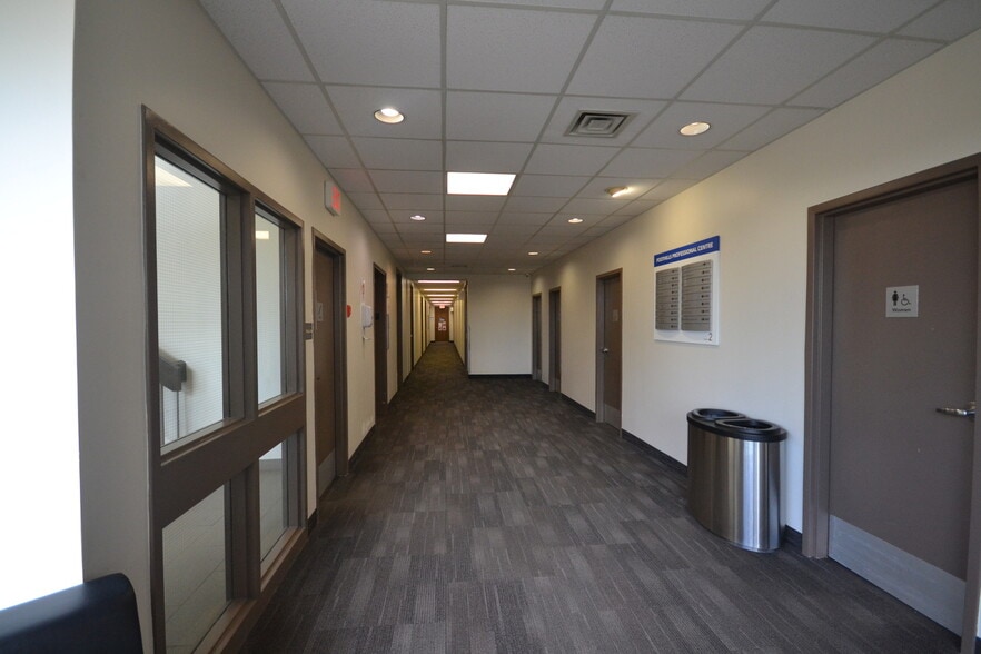 More Photos Of 1620 29th St NW, Calgary Medical For Lease