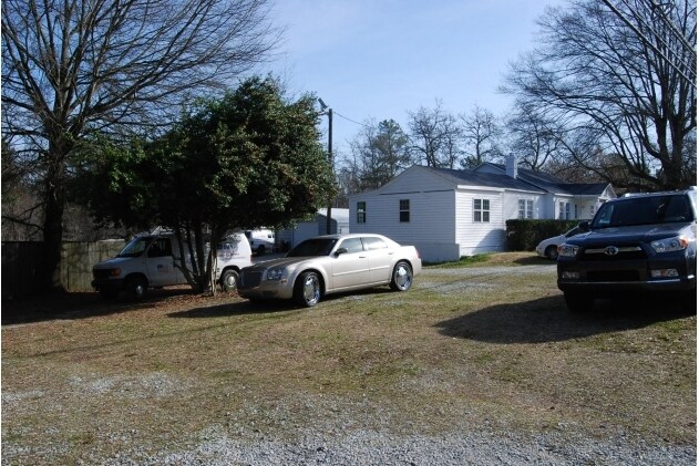 More Photos Of 2517 Riddle Rd, Durham Showroom For Lease