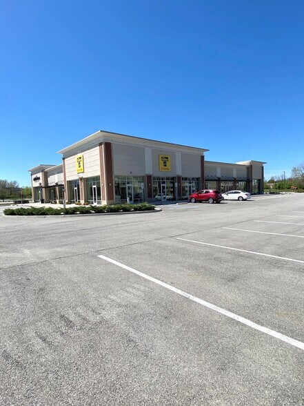 More Photos Of 8220 106th St, Indianapolis Storefront For Sale