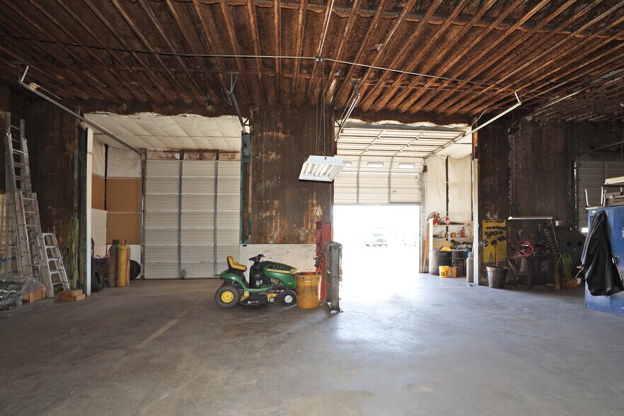 More Photos Of 1841 S Bolton St, Amarillo Auto Repair For Sale