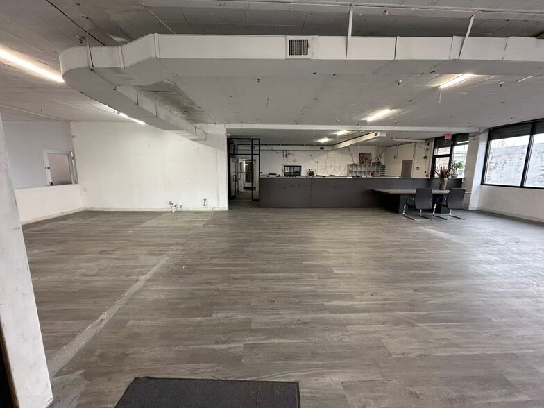 More Photos Of 648-658 E Erie Ave, Philadelphia Warehouse For Lease