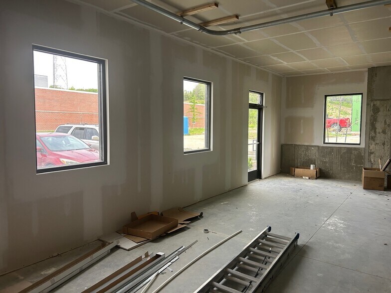 More Photos Of 860 Haines Dr, Liberty Office For Lease