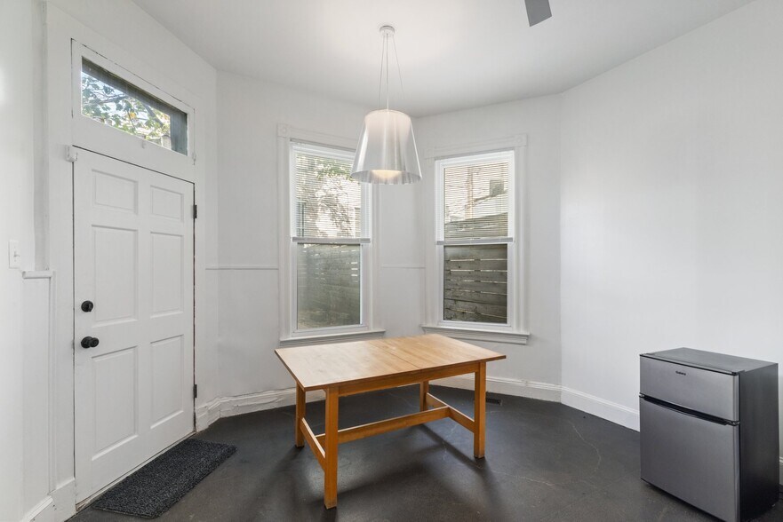 More Photos Of 34 E 25th St, Baltimore Office Residential For Sale