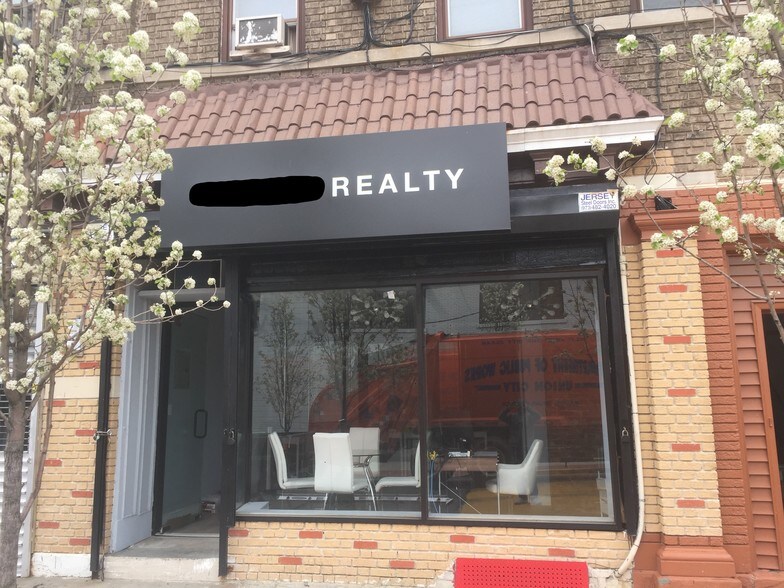 Primary Photo Of 1704 Summit Ave, Union City Storefront Retail Office For Lease