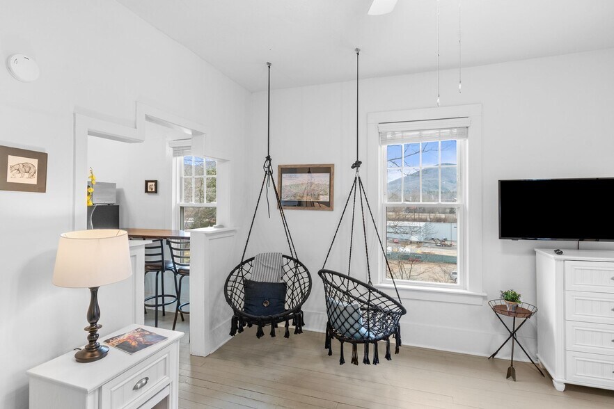 More Photos Of 33 Vance Ave, Black Mountain Apartments For Sale