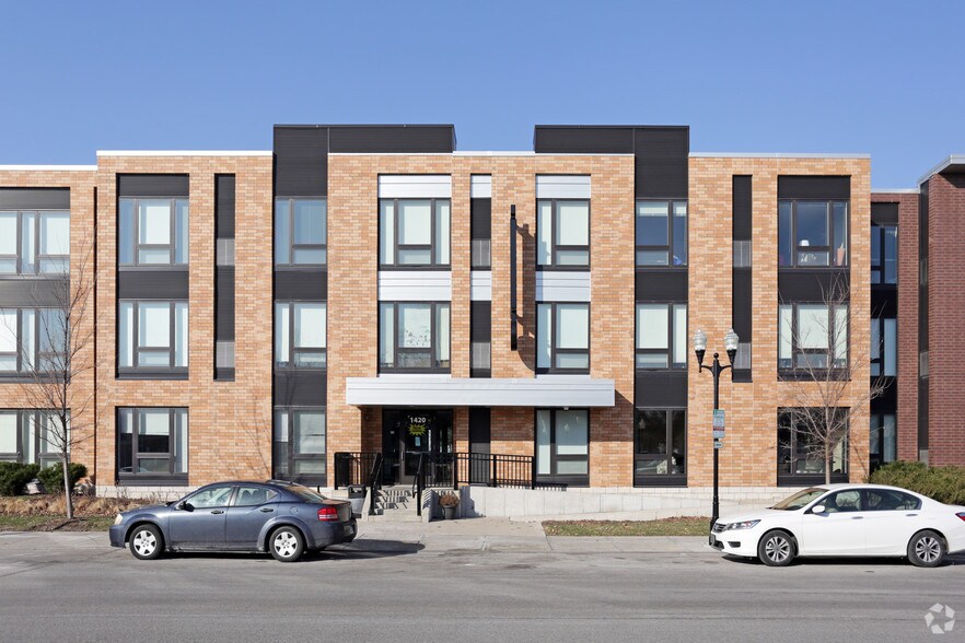 More Photos Of 1420 N Harrison St, Davenport Apartments For Lease