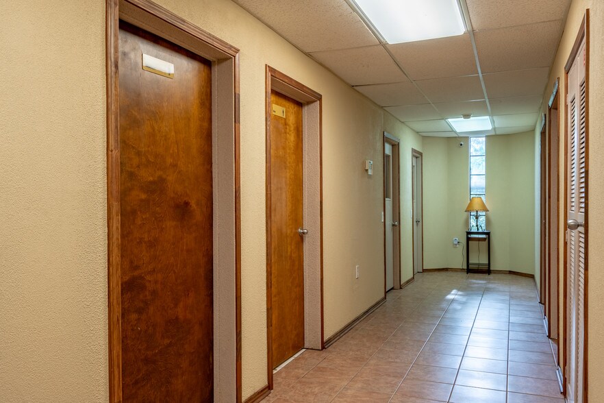 More Photos Of 28250 Fm-2978, Magnolia Medical For Lease