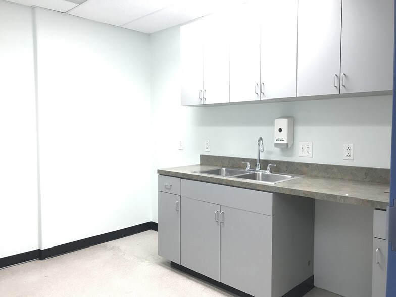 More Photos Of 1310 W St Marys Rd, Tucson Medical For Lease