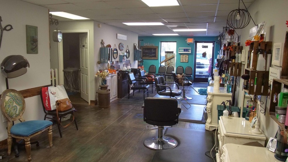 More Photos Of 109 Highway 52 E, Portland Convenience Store For Lease