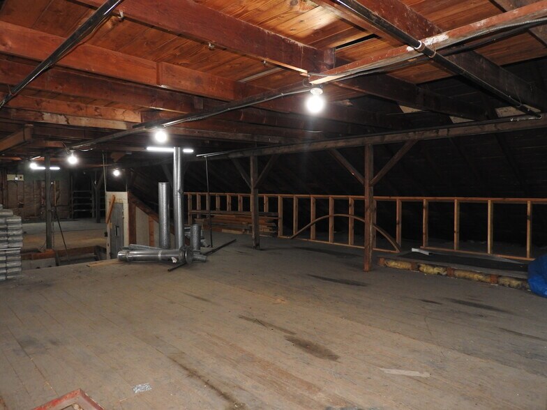 More Photos Of 1800 Brewerton Rd, Mattydale Freestanding For Sale