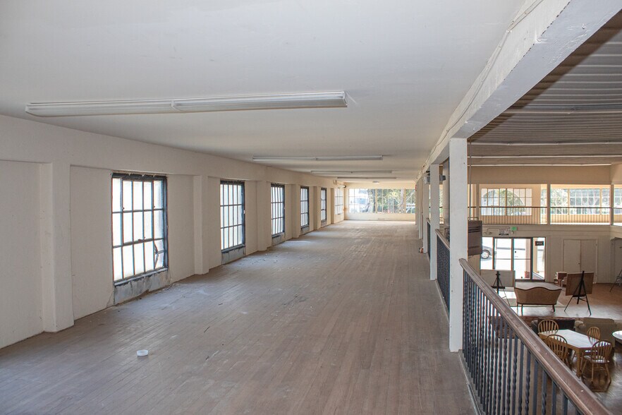 More Photos Of 480 Lighthouse Ave, Pacific Grove Storefront Retail Office For Lease