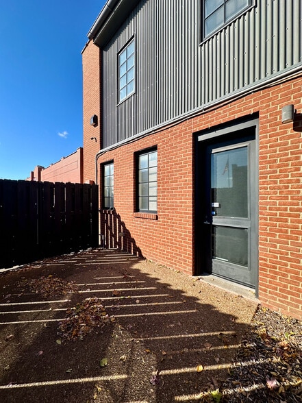 More Photos Of 2010 S 8th St, Saint Louis Office For Lease