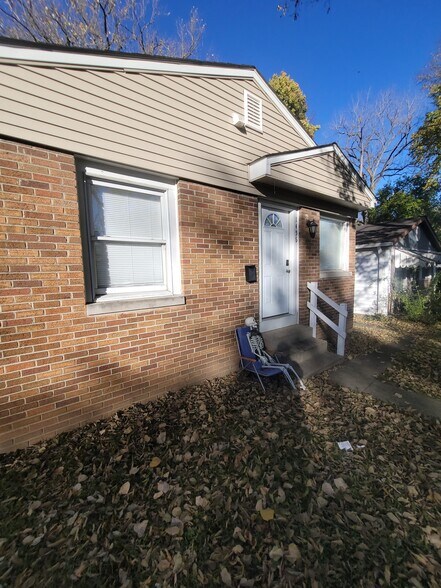 More Photos Of 1458 W 32nd St, Indianapolis Apartments For Sale