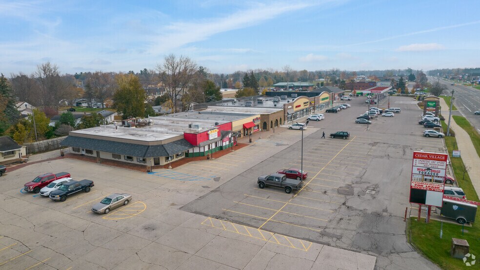 More Photos Of 631-651 E Saginaw Hwy, Grand Ledge Freestanding For Lease