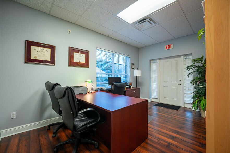 More Photos Of 523 Wekiva Commons Cir, Apopka Office For Sale