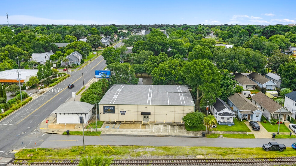 More Photos Of 908 E Wright St, Pensacola Self Storage For Sale