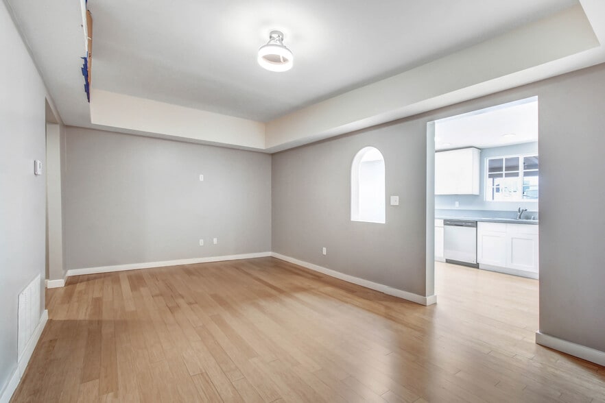 More Photos Of 13257-13259 Moorpark St, Sherman Oaks Office Residential For Sale