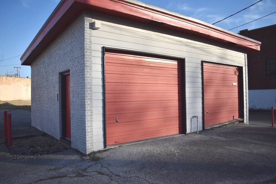 More Photos Of 2204 E 11th St, Tulsa Restaurant For Lease