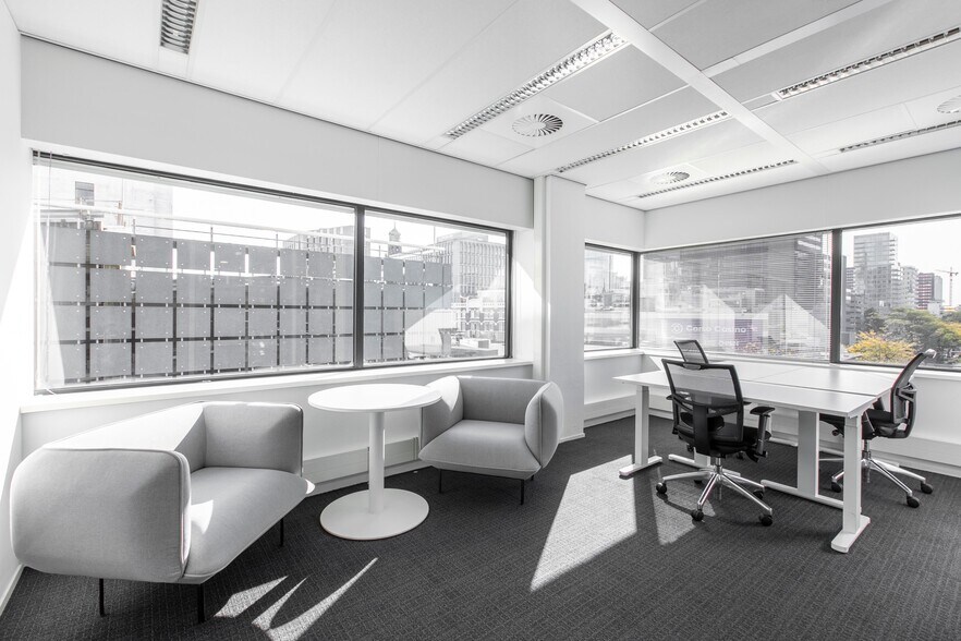 More Photos Of 980 W 6th St, Ontario Coworking Space