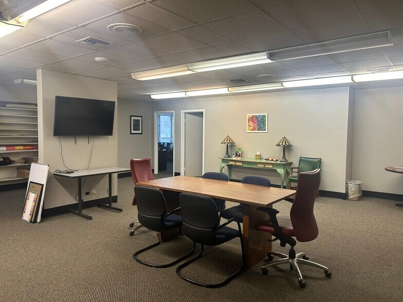 More Photos Of 1915-1919 E Colfax Ave, Denver Office For Sale