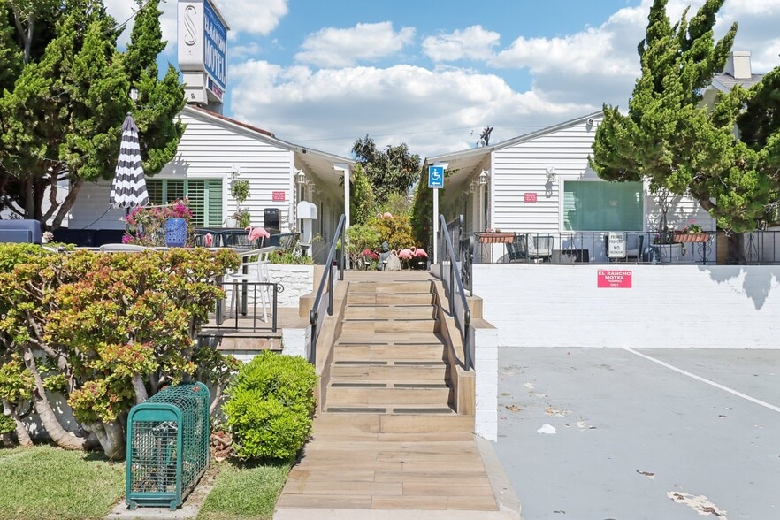 More Photos Of 370 Orange Ave, Coronado Hotel For Sale