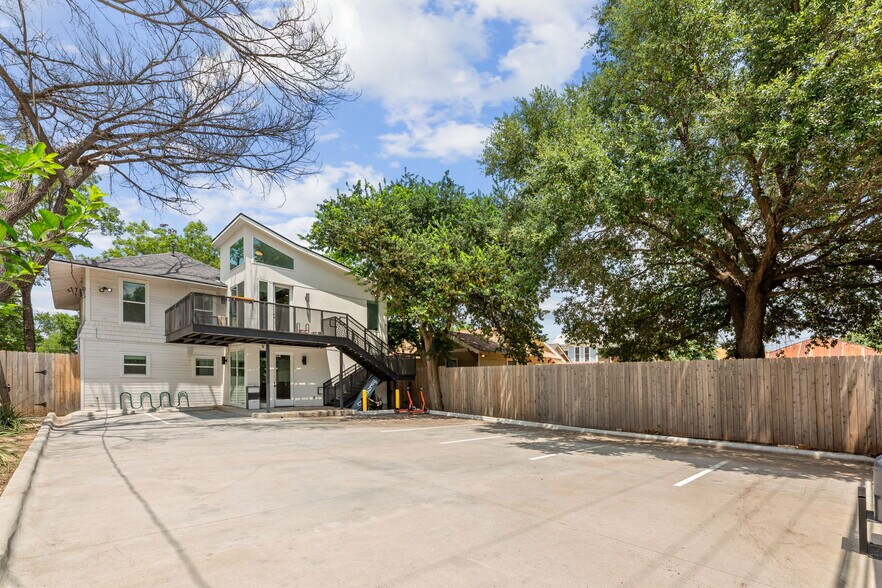 More Photos Of 1801 E Cesar Chavez St, Austin Loft Creative Space For Lease