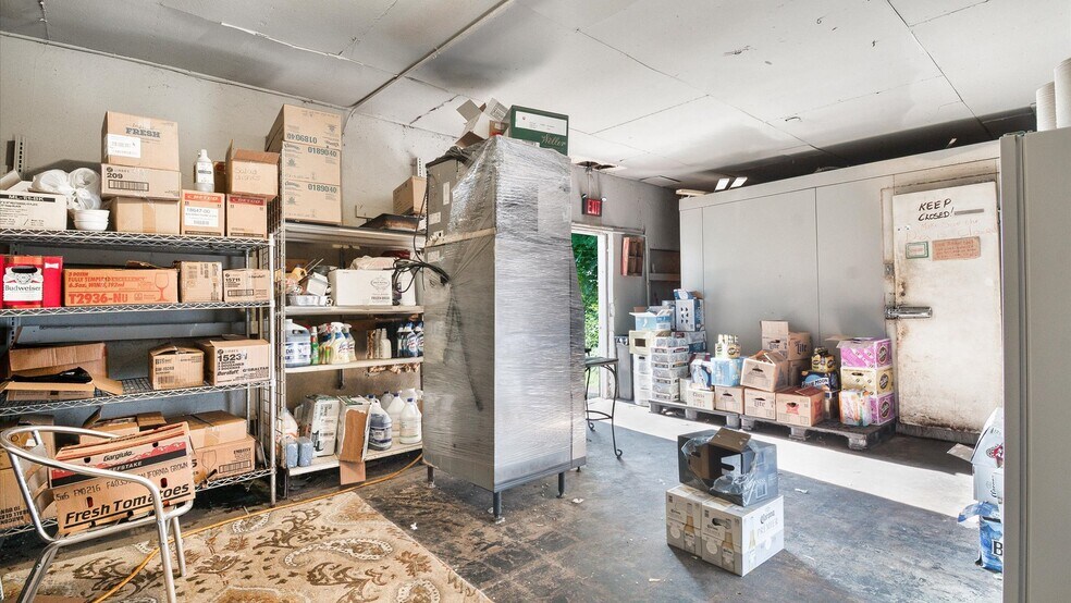 More Photos Of 4342-4348 Washington, Hooven Restaurant For Sale