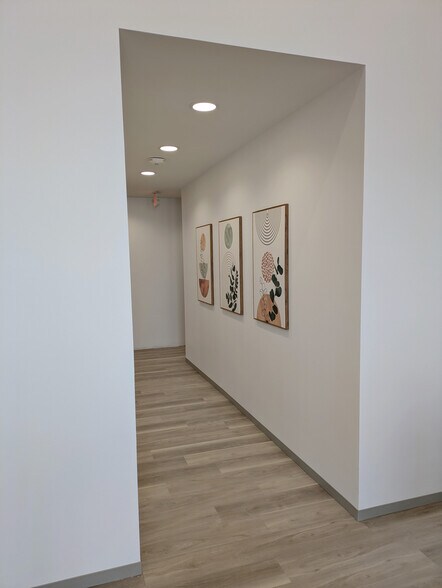 More Photos Of 6909 Grand Blvd, Houston Medical For Lease