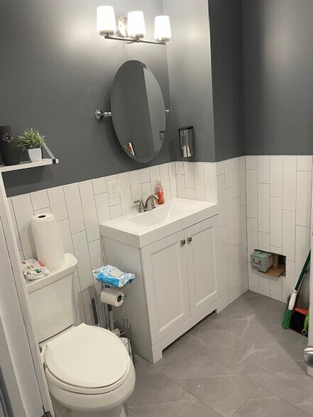 More Photos Of 3936 Amboy Rd, Staten Island Medical For Sale
