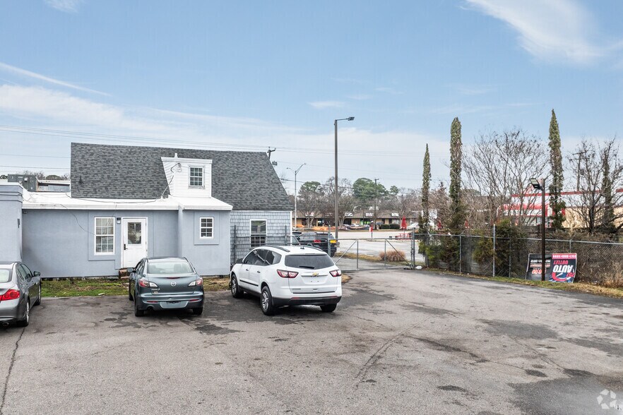 More Photos Of 4933-4935 Virginia Beach Blvd, Virginia Beach Auto Dealership For Lease