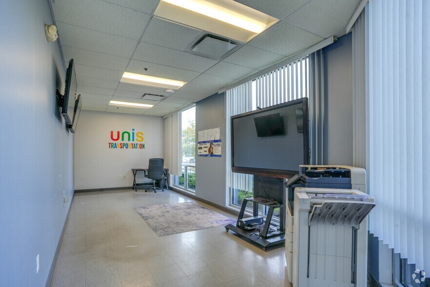 More Photos Of 6515 Ameriplex Dr, Portage Warehouse For Lease