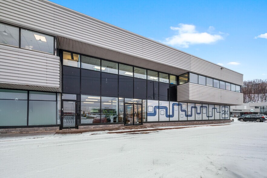 Primary Photo Of 1415 St Frank-Carrel, Québec General Retail For Lease