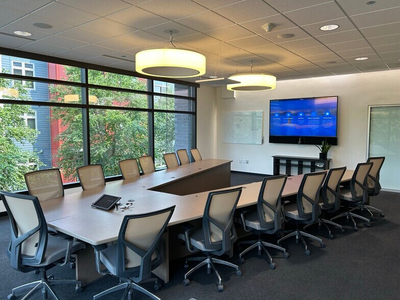 More Photos Of 215 Riverfront Ter, Eau Claire Office For Lease