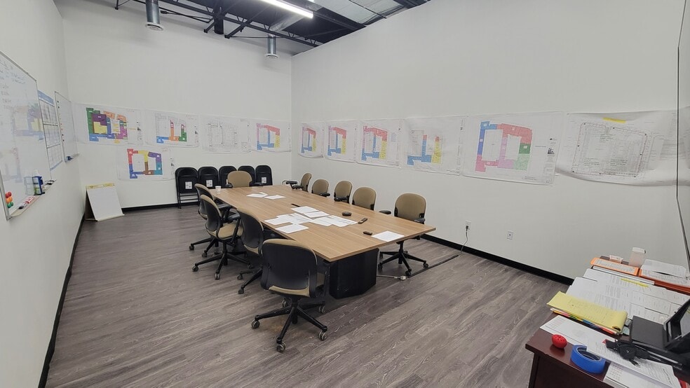 More Photos Of 2524-2526 S Tryon St, Charlotte Warehouse For Sale