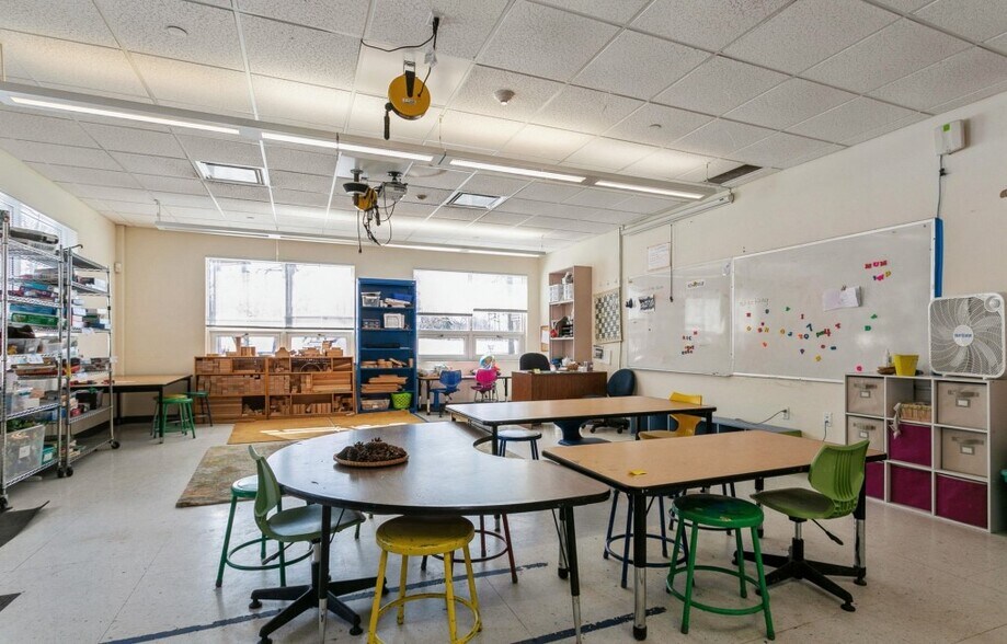 More Photos Of 260 Boardman Rd, Poughkeepsie Schools For Lease