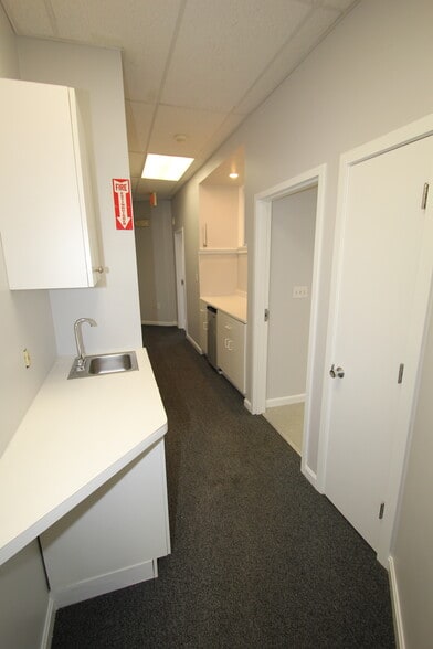 More Photos Of 87 Main St, North Reading Light Manufacturing For Sale