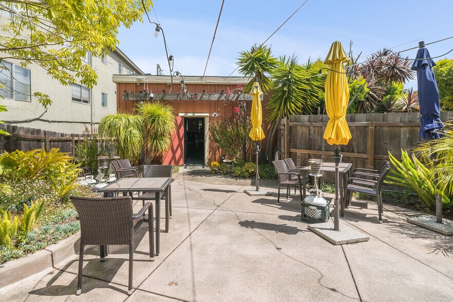 More Photos Of 2009 Bridgeway, Sausalito Restaurant For Lease