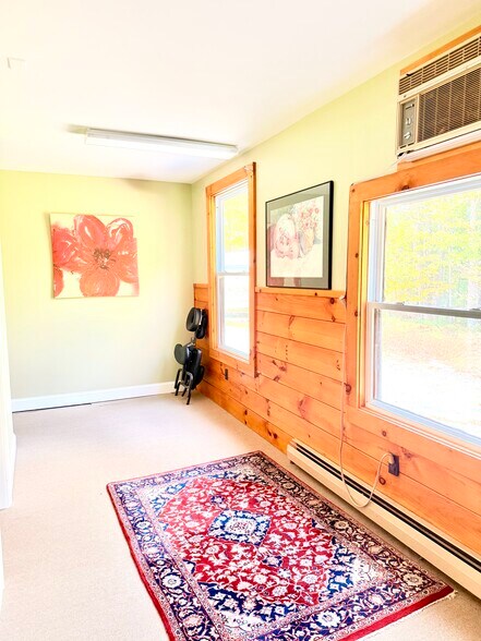 More Photos Of 6985 Woodstock Rd, Hartford Office For Lease