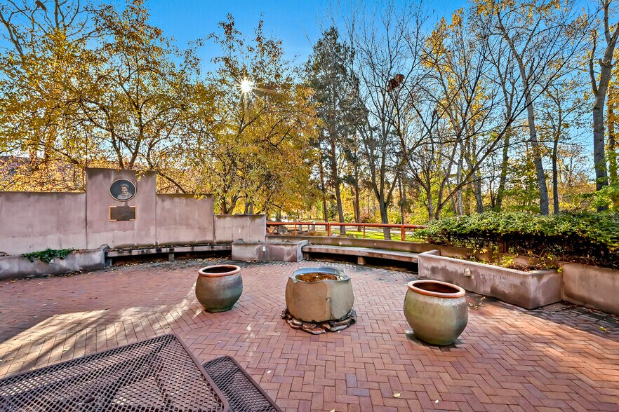 More Photos Of 815 Park Blvd, Boise Office For Lease