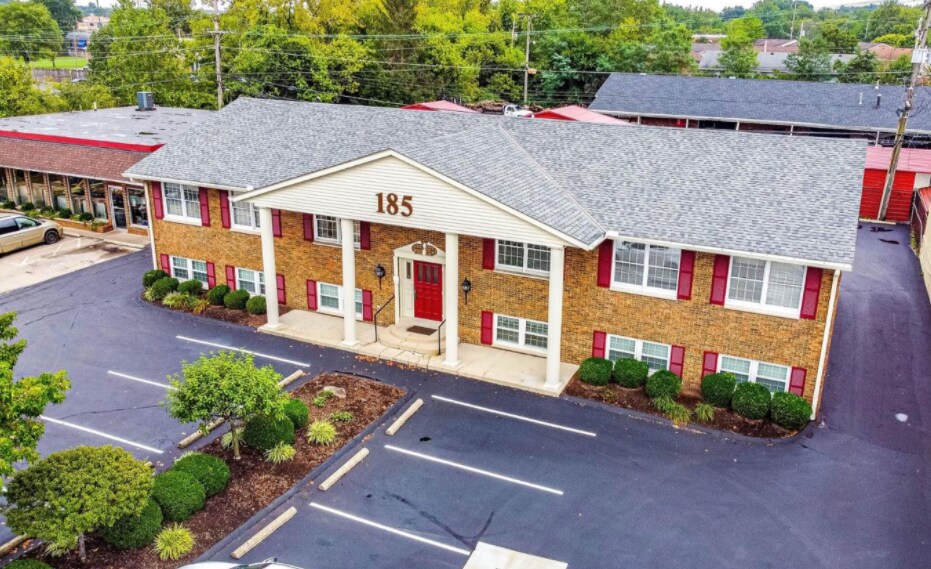 More Photos Of 185 N Brookwood Ave, Hamilton Medical For Lease