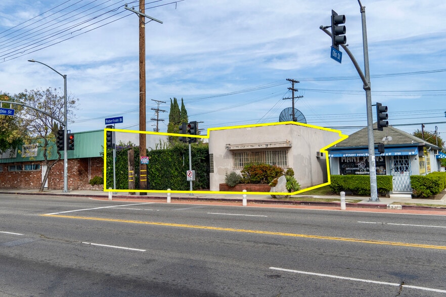 More Photos Of 2724 S Robertson Blvd, Los Angeles Storefront Retail Office For Sale