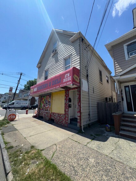 More Photos Of 134 E 33rd St, Paterson Flex For Sale