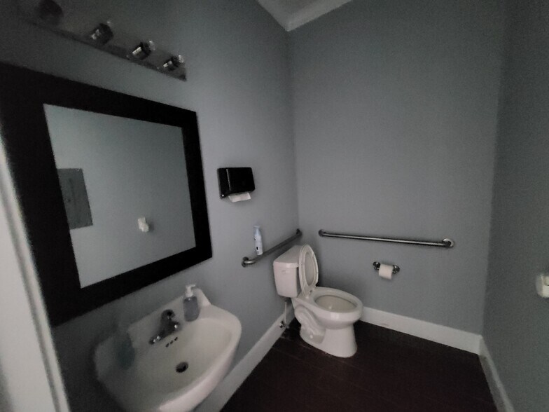 More Photos Of 1844 Snake River Rd, Katy Office Residential For Lease