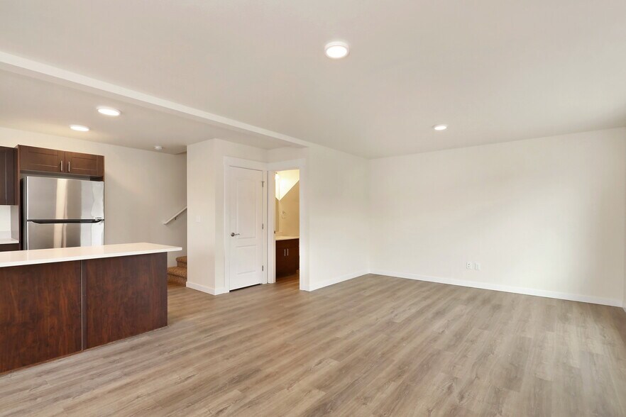 More Photos Of 412 Front St, Sumas Apartments For Sale