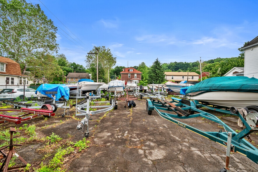 More Photos Of 228 Arch St, Verona Marina For Sale