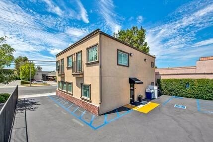 More Photos Of 137 S Prospect Ave, Tustin Office For Lease
